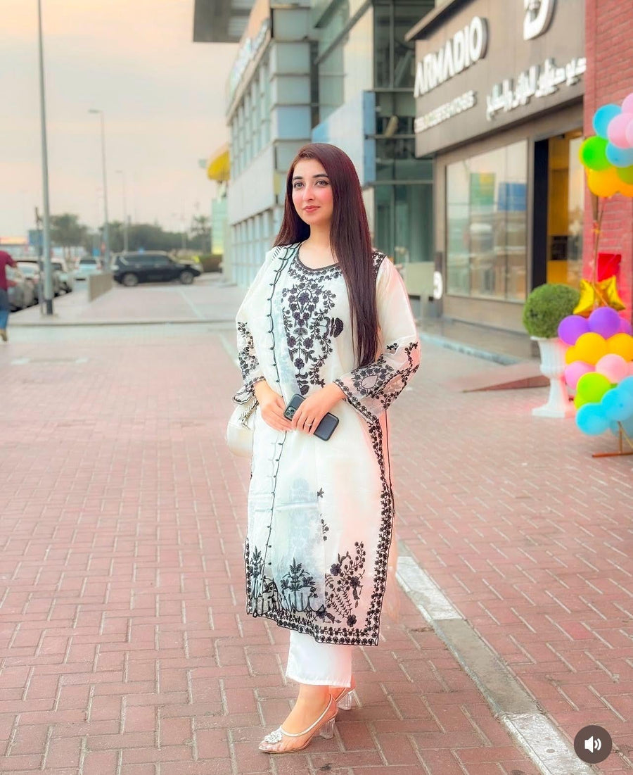 Asim Jofa Embroidered Lawn 3pc